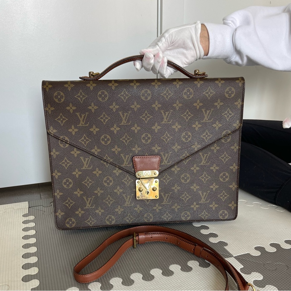 Authentic Louis Vuitton Monogram SERVIETTE Broefcase with original lv strap!